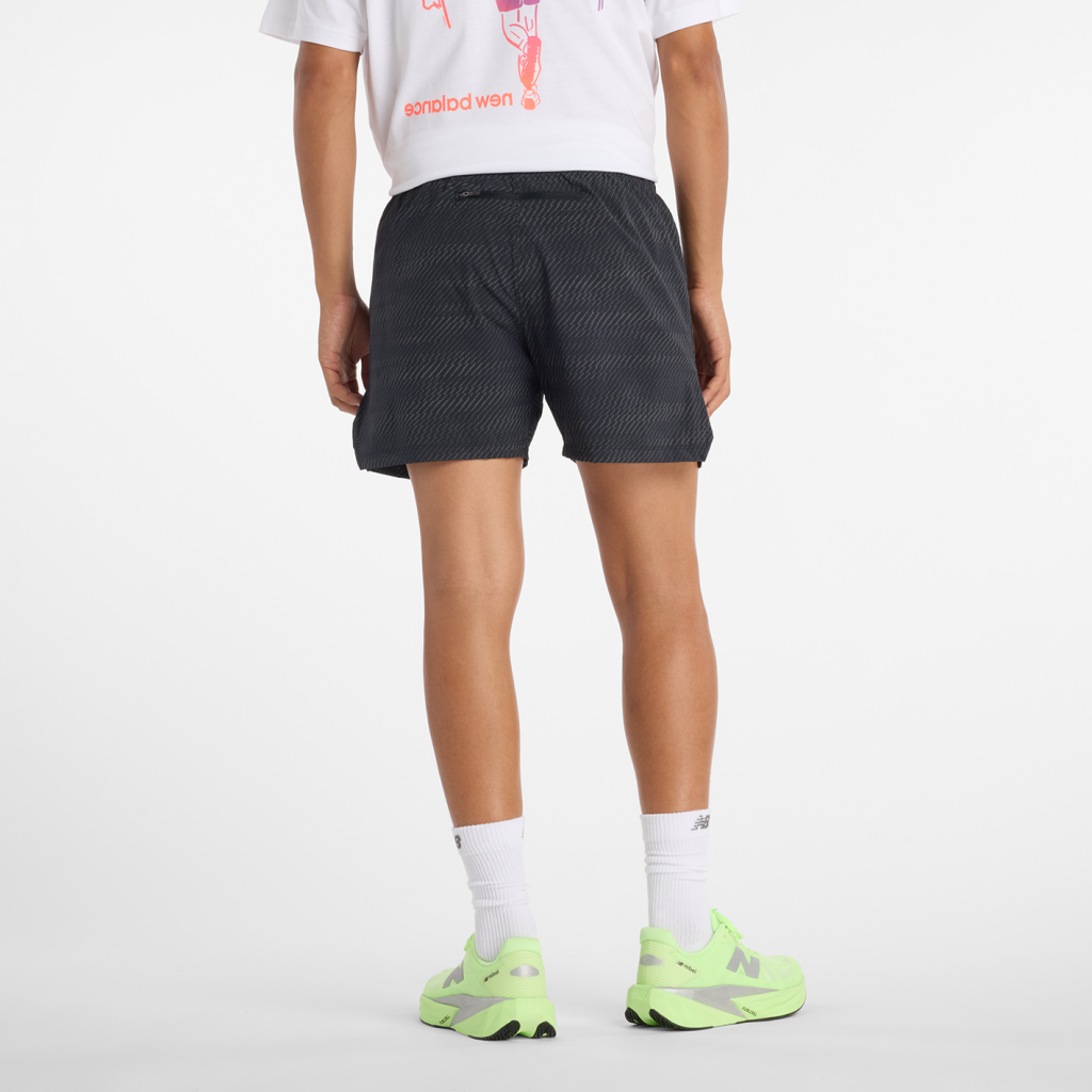 New Balance RC Reflective Short 5" in SCHWARZ