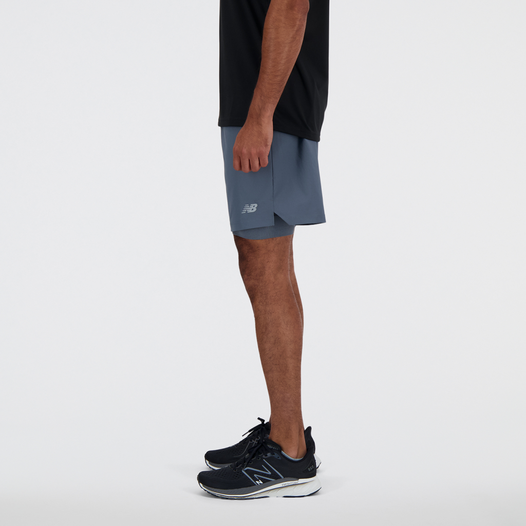 New Balance AC Seamless Short 7 Inch 2-in-1 in GRAU