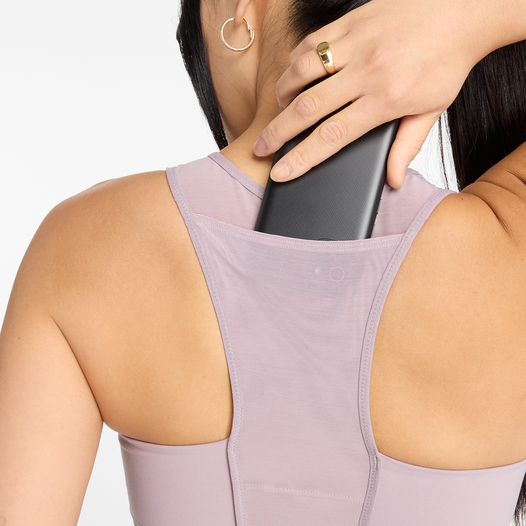 New Balance W NB Athletics Medium Support Sleek Sports Bra in VIOLETT