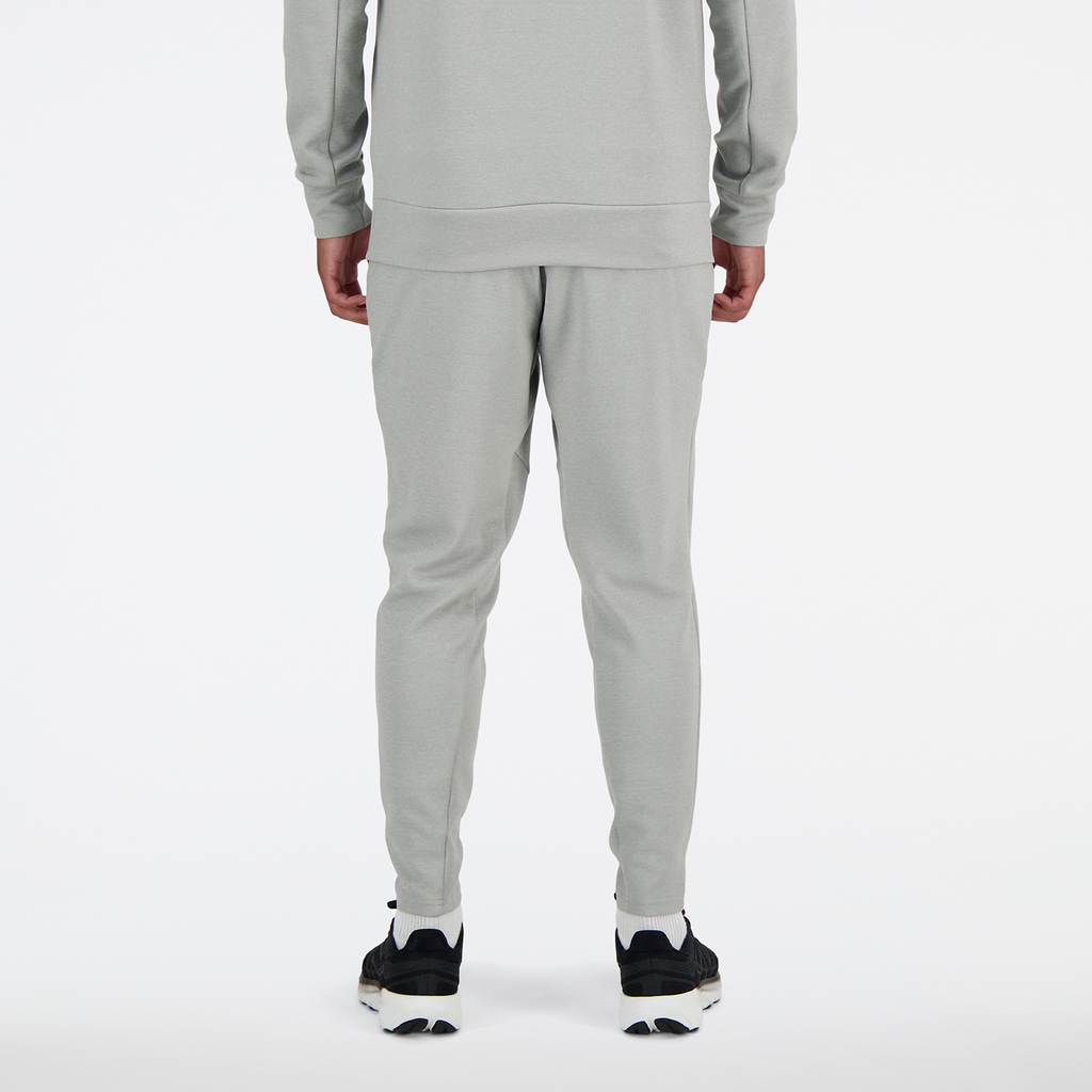 Tech Knit Pant athletic grey model_bild_back_brandshop