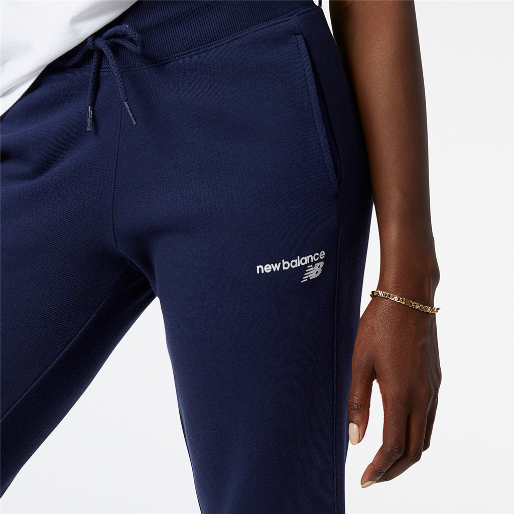 New Balance W NB Classic Core Fleece Pant in BLAU