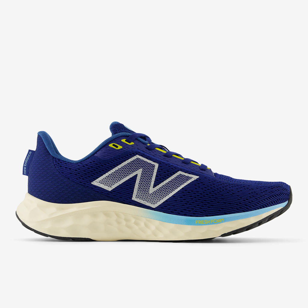 New Balance M Arishi v4 Laufschuhe in BLAU