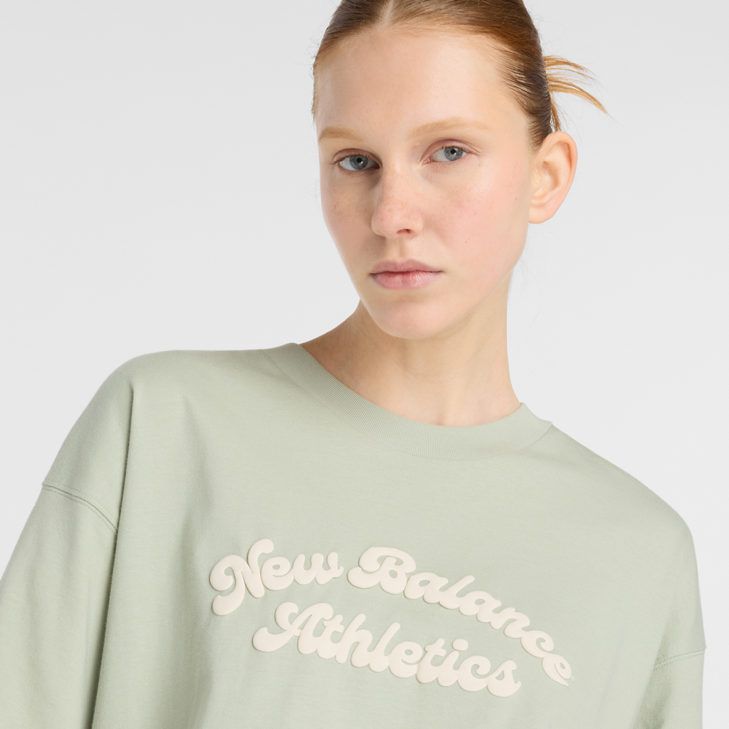 New Balance W Linear Heritage Oversized T-Shirt in GRÜN