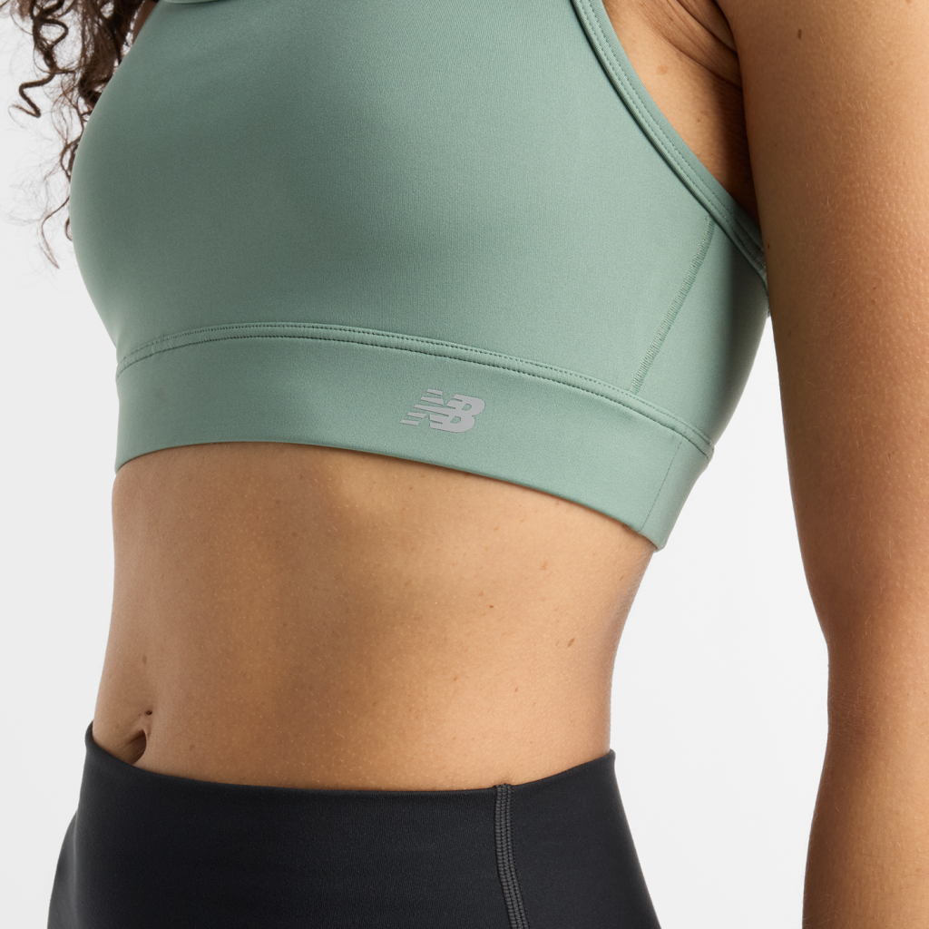 New Balance W NB Essential Yoga Bra in GRÜN