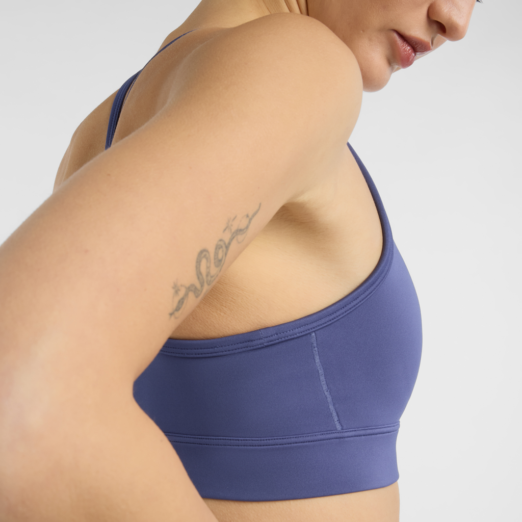 New Balance W NB Essential Yoga Bra in BLAU