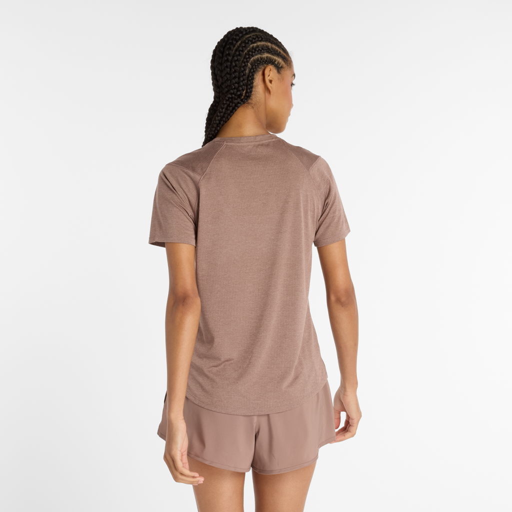 New Balance W NB Athletics Short Sleeve in BRAUN
