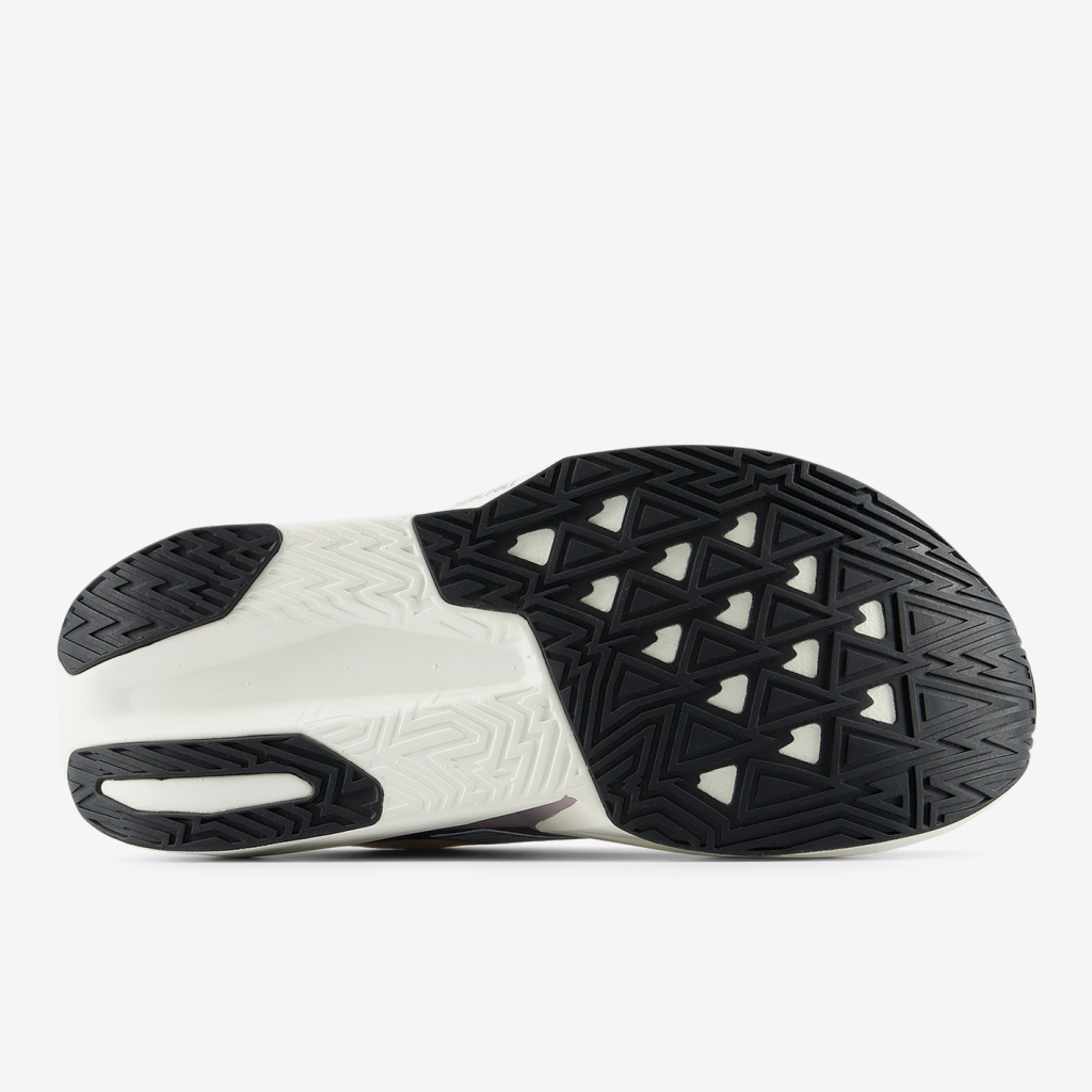 New Balance W Rebel v5 Laufschuhe in VIOLETT