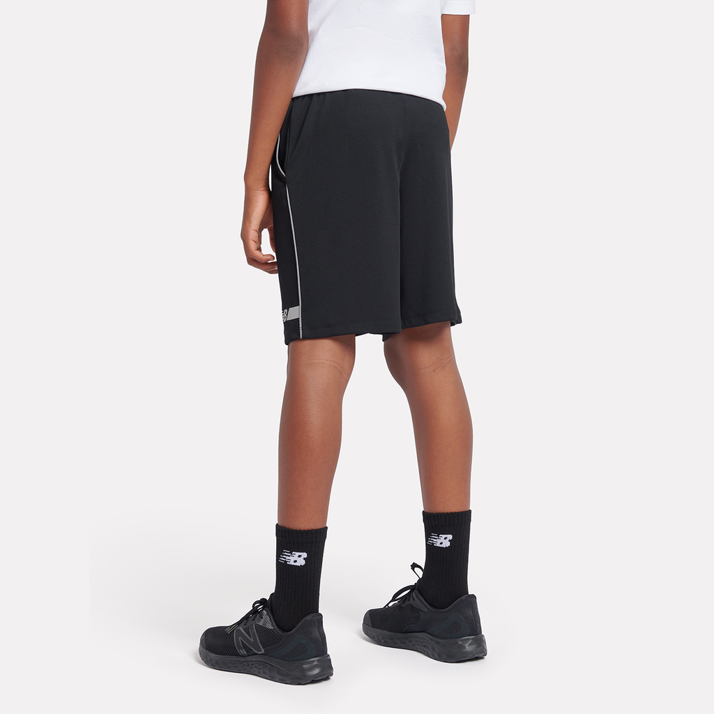 New Balance B NB Football Shorts in SCHWARZ