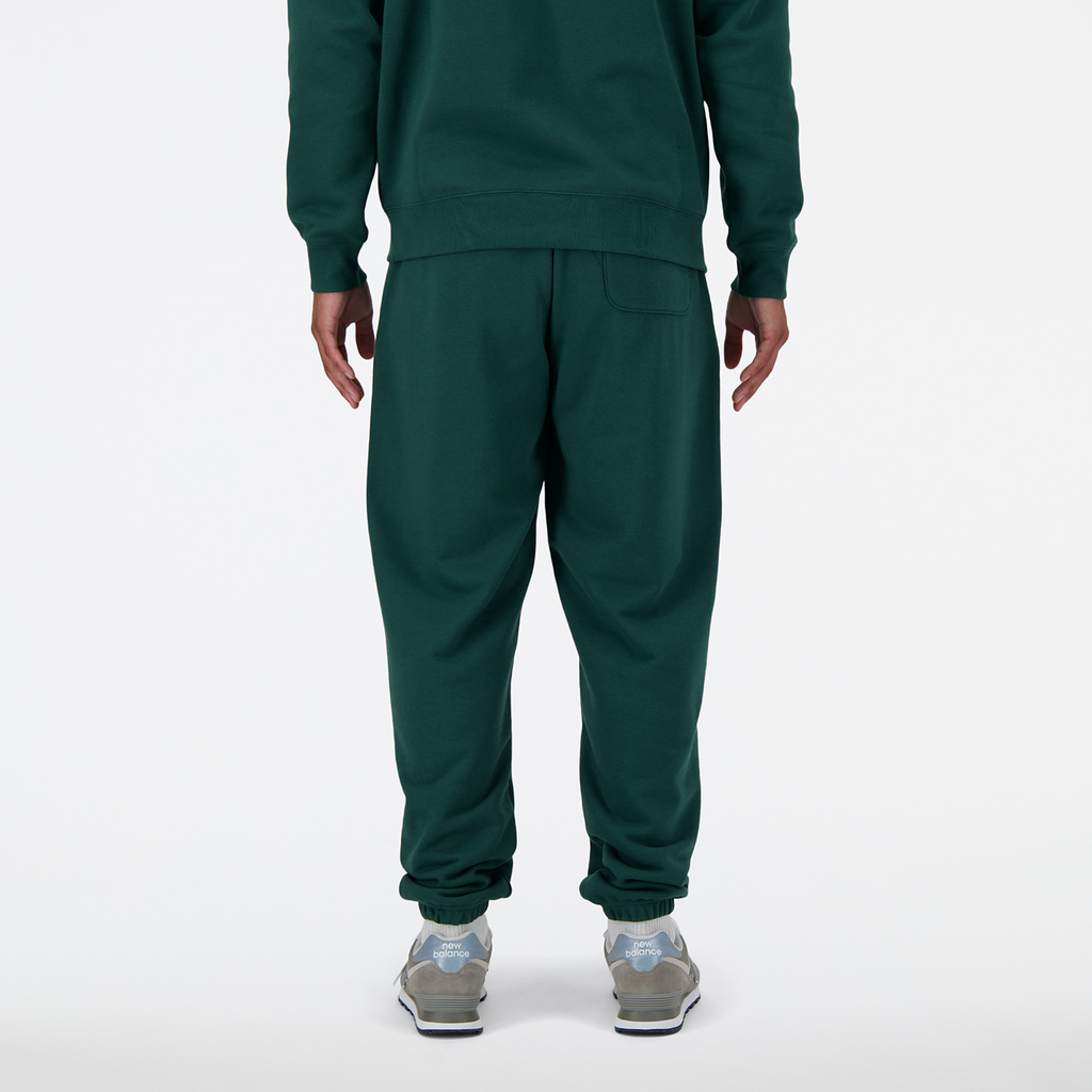 Sport Essentials French Terry Jogger nightwatch green model_bild_back_brandshop