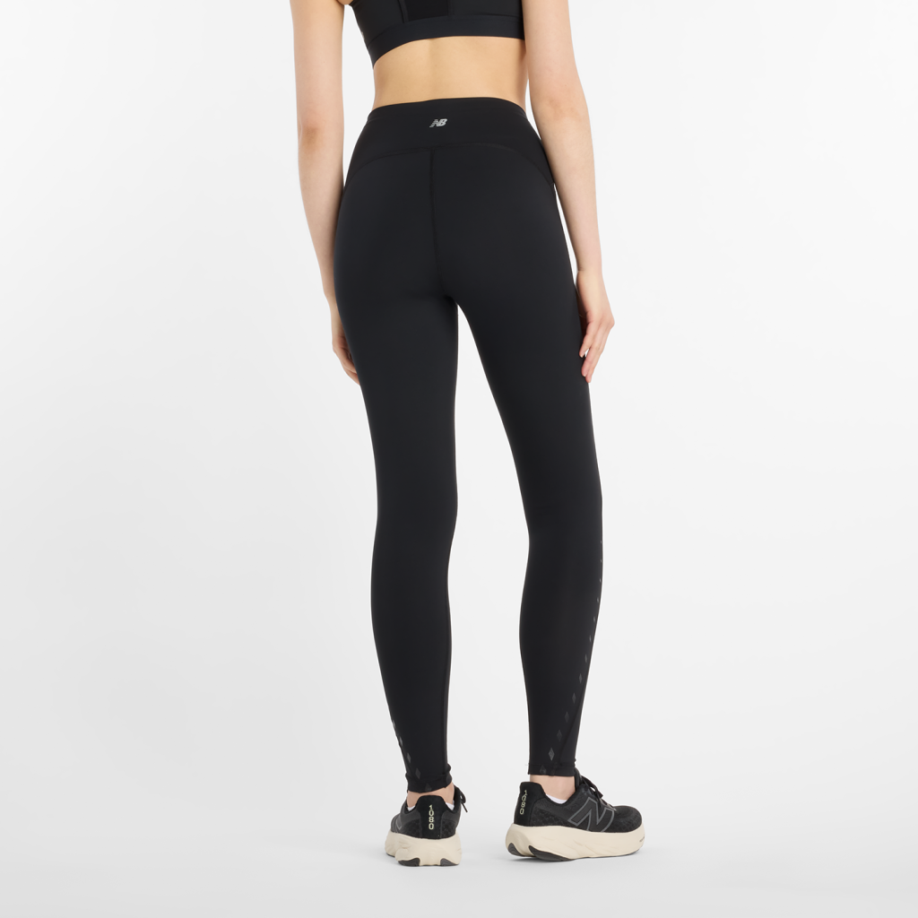 New Balance W Athletics Reflective Heat High Rise Legging 27" in SCHWARZ