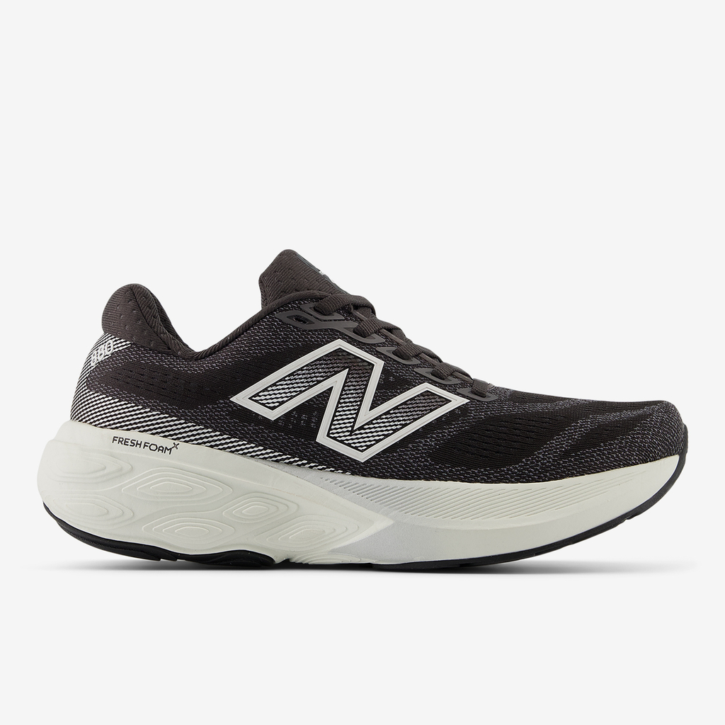 New Balance W 880 v15 Laufschuhe in SCHWARZ