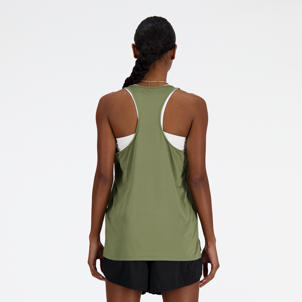 W New Balance Tank dark olivine model_bild_back_brandshop