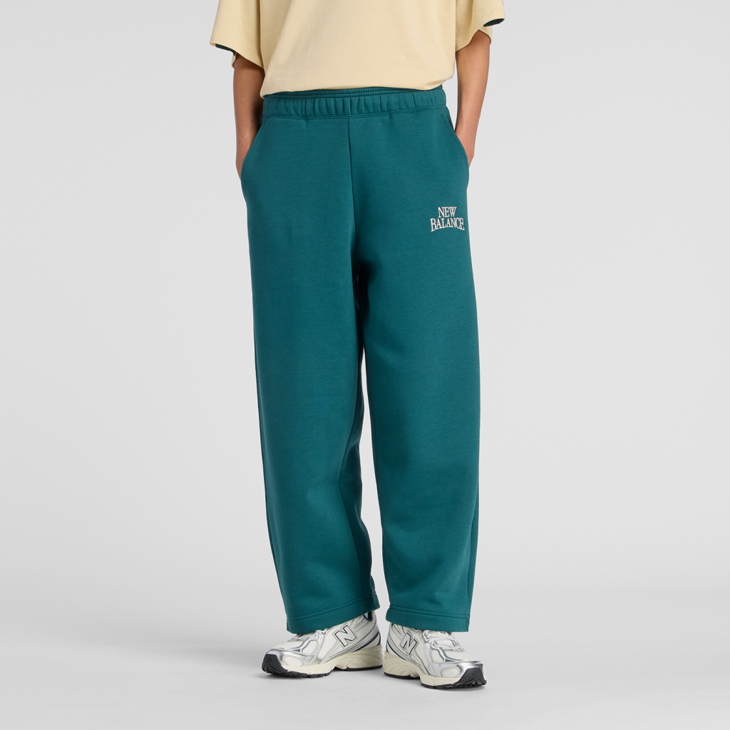 New Balance W Linear Heritage Fleece Barrel Pant in GRÜN