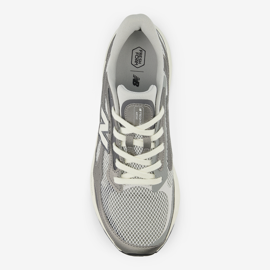 New Balance M Arishi v4 Laufschuhe in GRAU