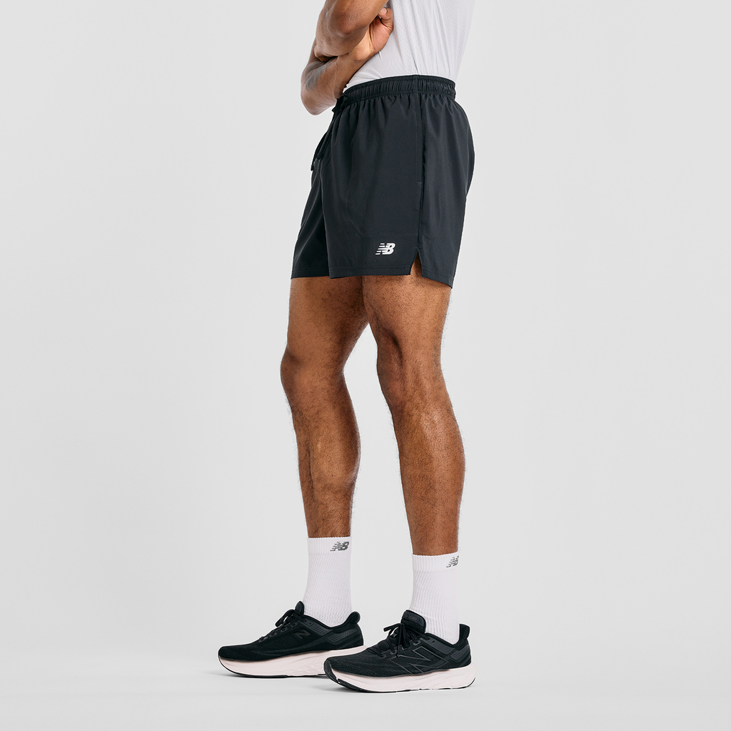 New Balance Sport Short 5" in SCHWARZ