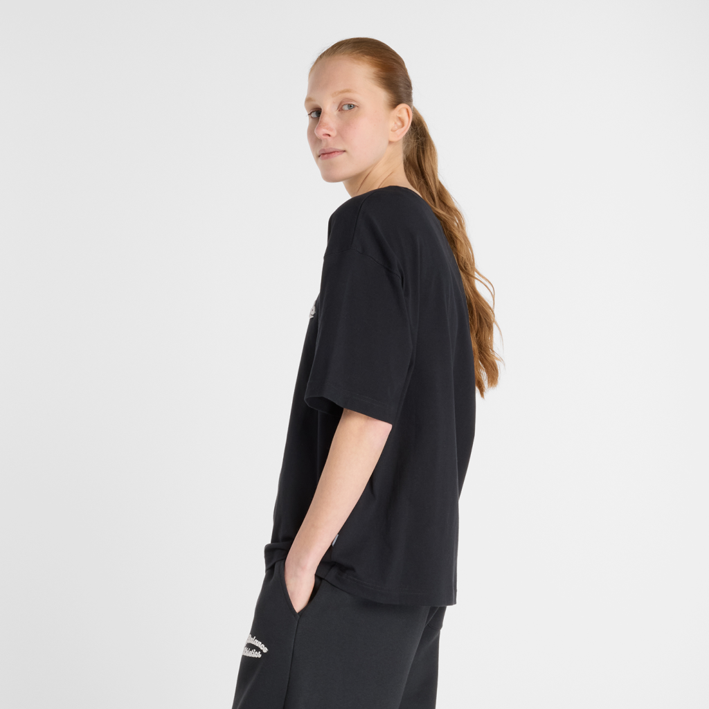 New Balance W Linear Heritage Oversized T-Shirt in SCHWARZ