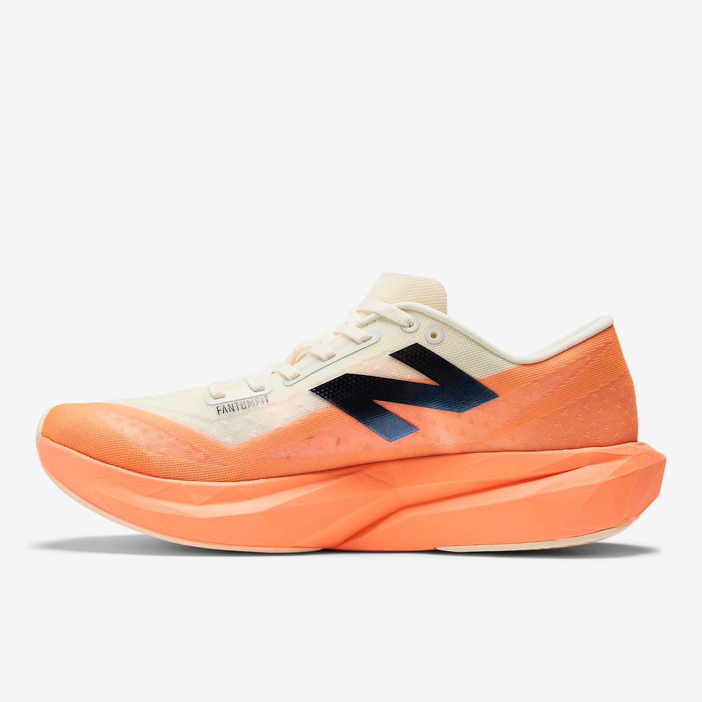 New Balance M Rebel v4 Laufschuhe in ORANGE