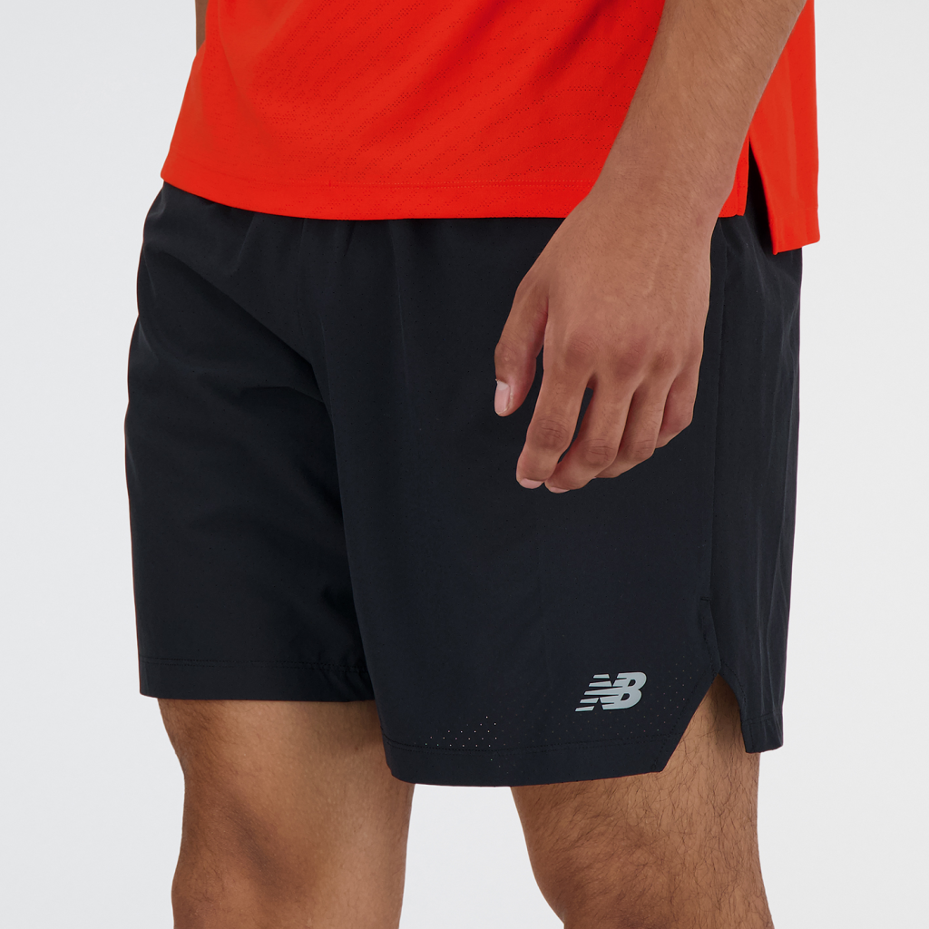 New Balance RC Short 7" in SCHWARZ