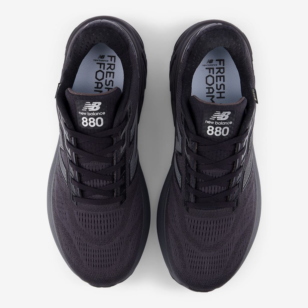 New Balance M 880 GTX v15 Laufschuhe in SCHWARZ