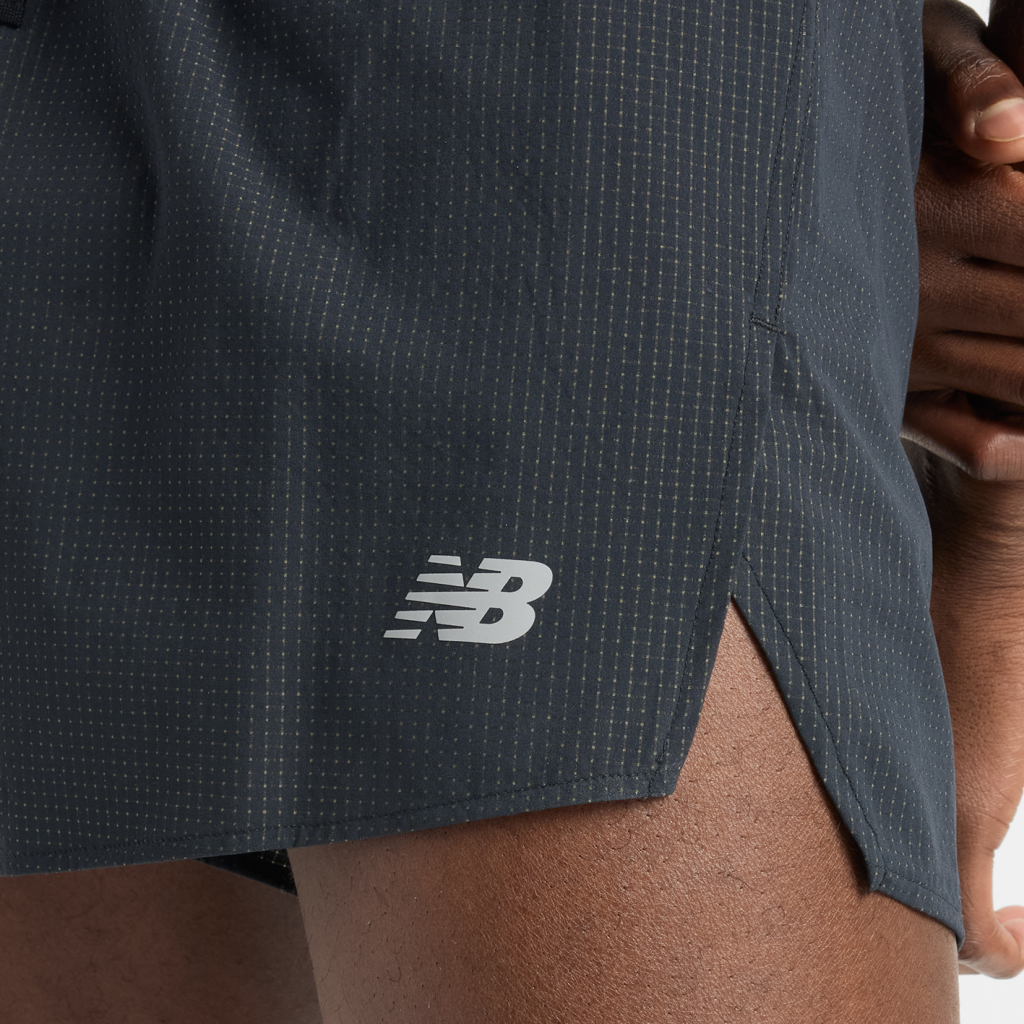 New Balance RC Ultra Light Split Short 3" in SCHWARZ