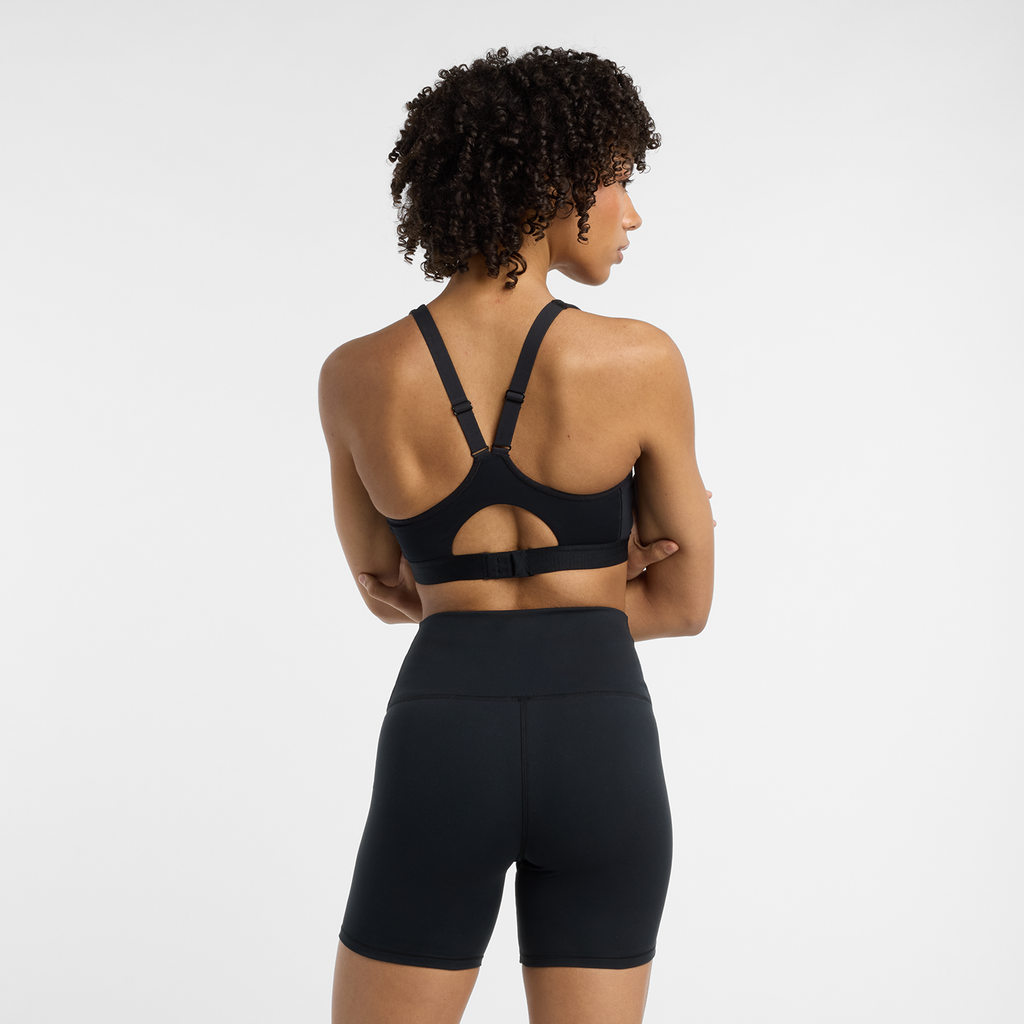 New Balance W NB Essential Run Bra in SCHWARZ