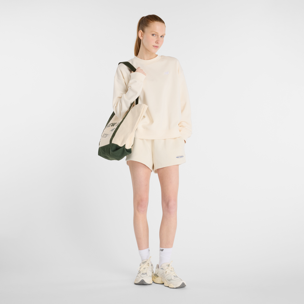 New Balance W Sport Essentials French Terry Small Logo Crew in GRAU