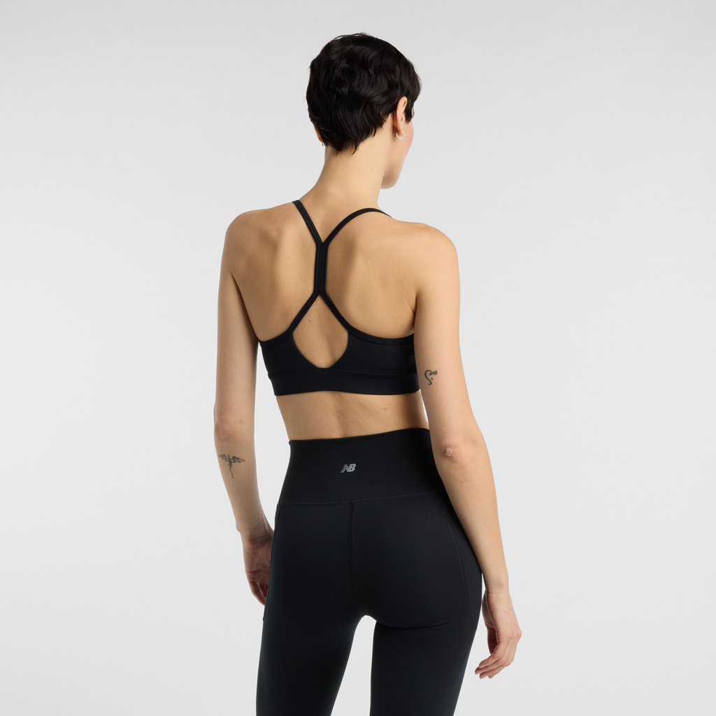 New Balance W NB Essential Yoga Bra in SCHWARZ