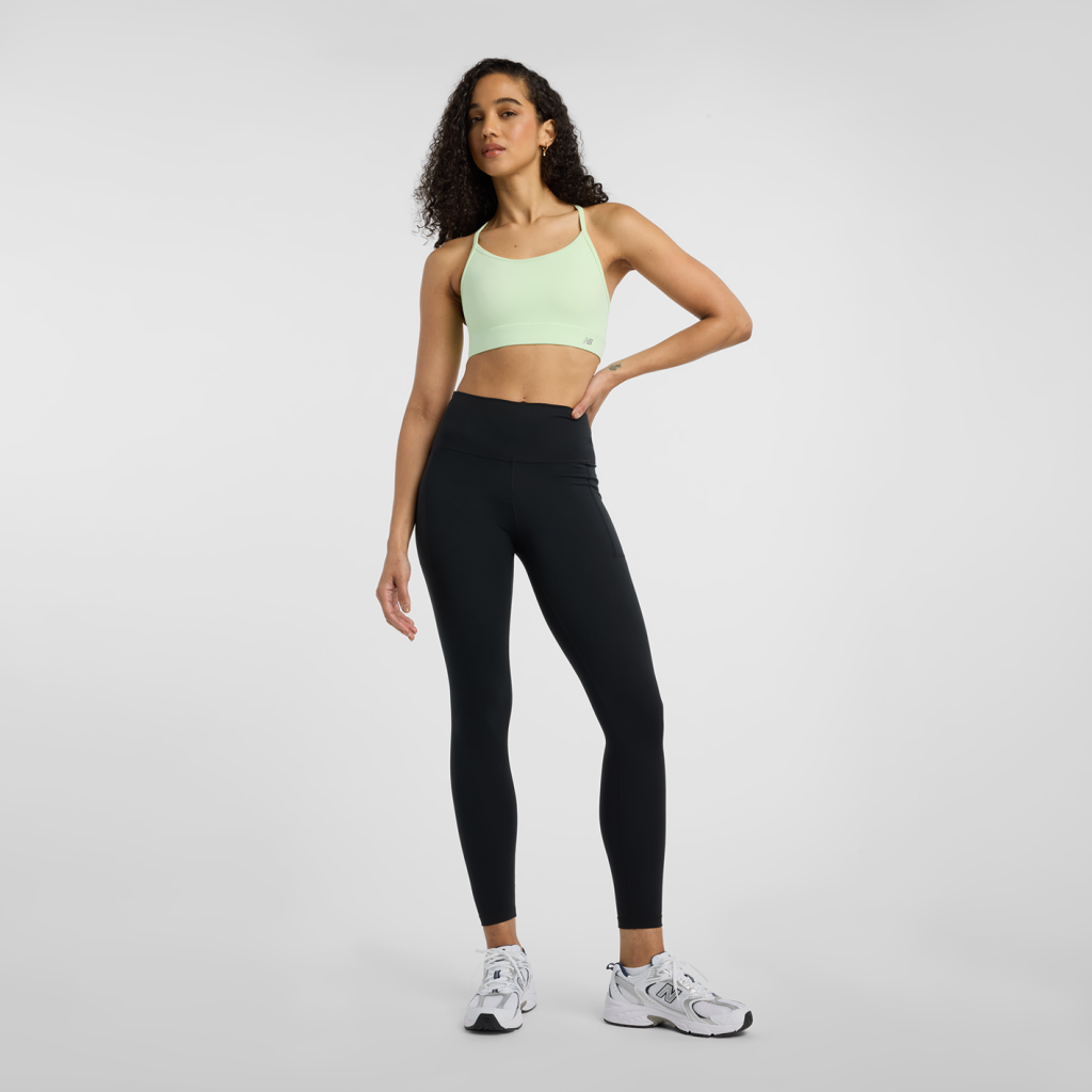 New Balance W NB Essential Yoga Bra in GRÜN