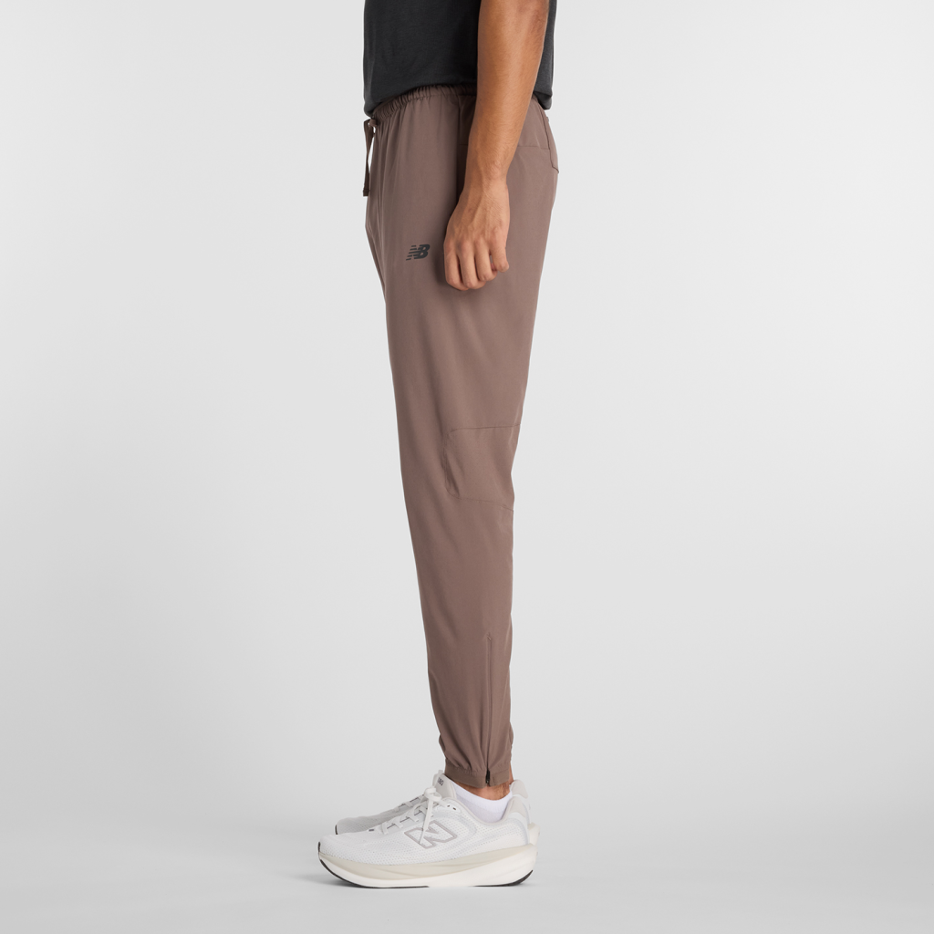 New Balance Run Essentials Jogger in BRAUN
