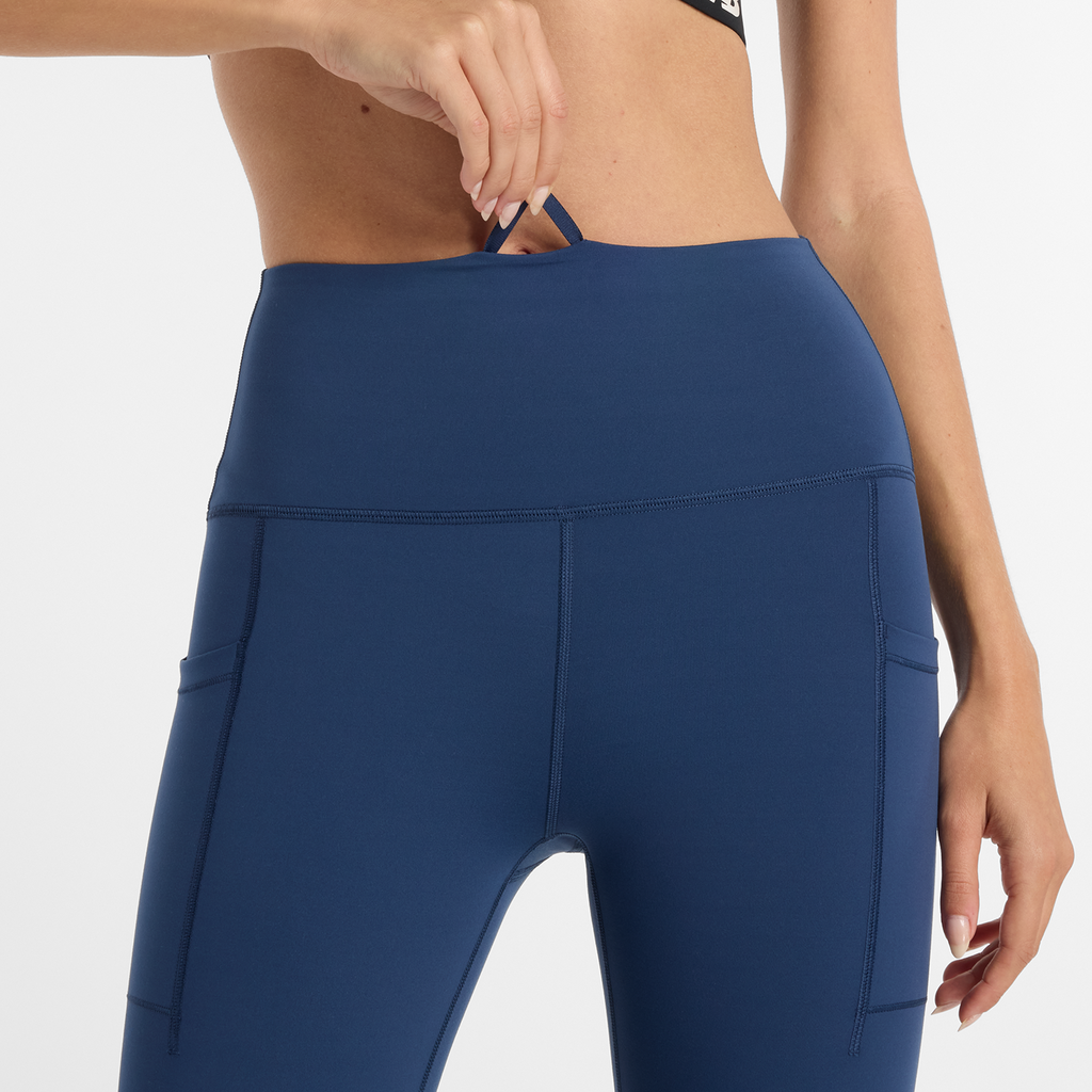 New Balance W NB Sleek Pocket High Rise Legging 27" in BLAU