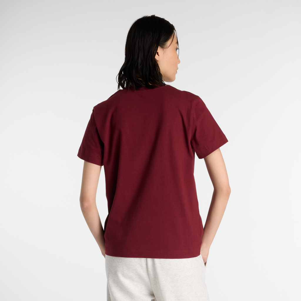 New Balance W Sport Essentials Jersey Logo T-Shirt in ROT