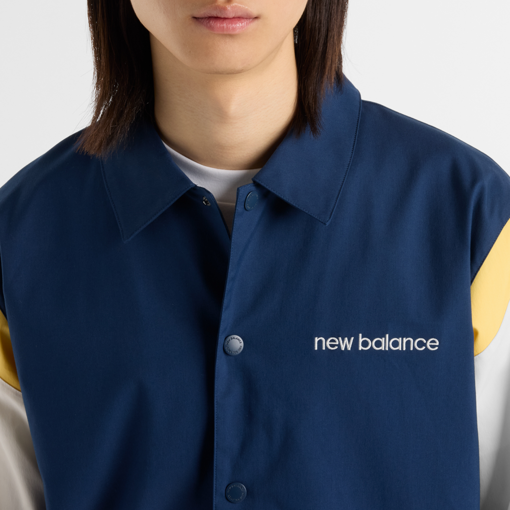 New Balance Athletics Varsity Jacket in BLAU