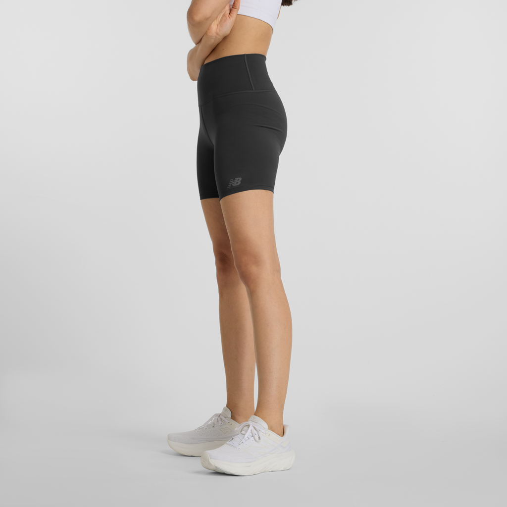 New Balance W NB Harmony High Rise Short 6" in SCHWARZ