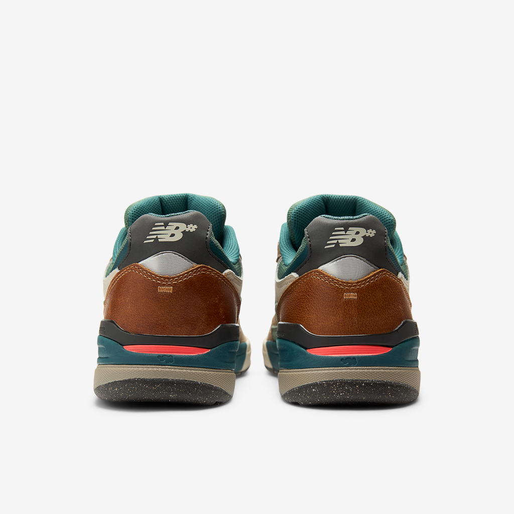 New Balance M Numeric 933 Andrew Reynolds Skateboardschuhe in BRAUN