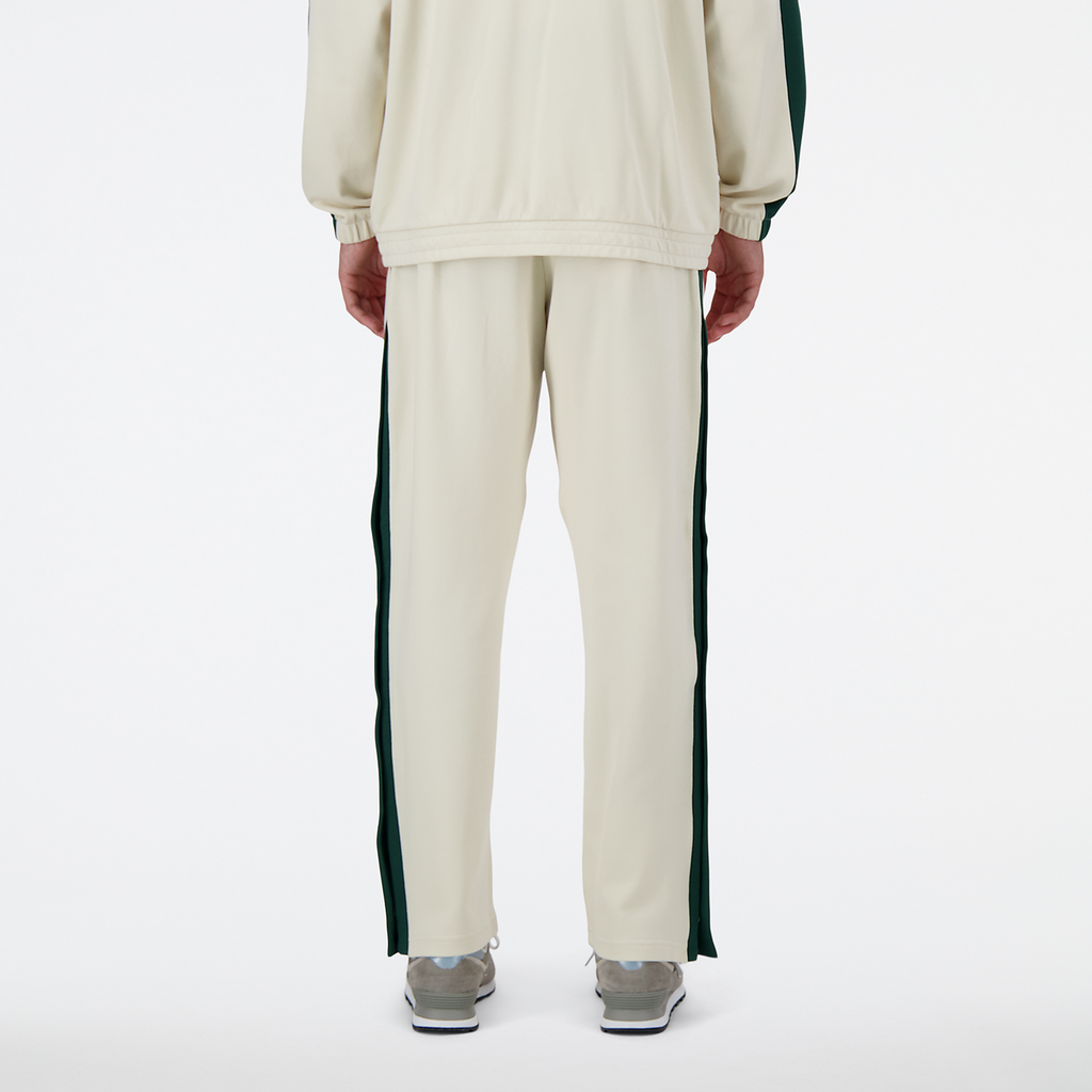 Sportswear Greatest Hits French Terry Pant linen model_bild_back_brandshop