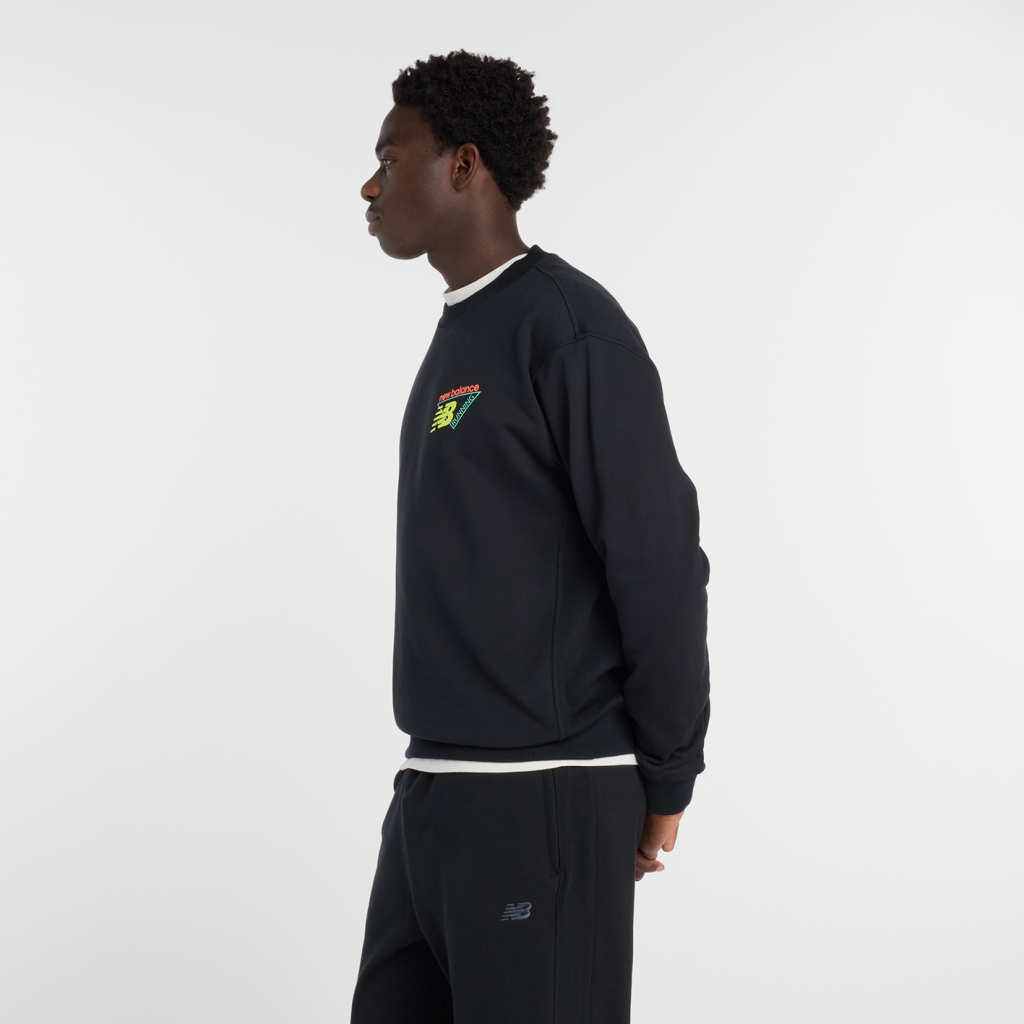 New Balance Classic Tri-Logo French Terry Crew in SCHWARZ