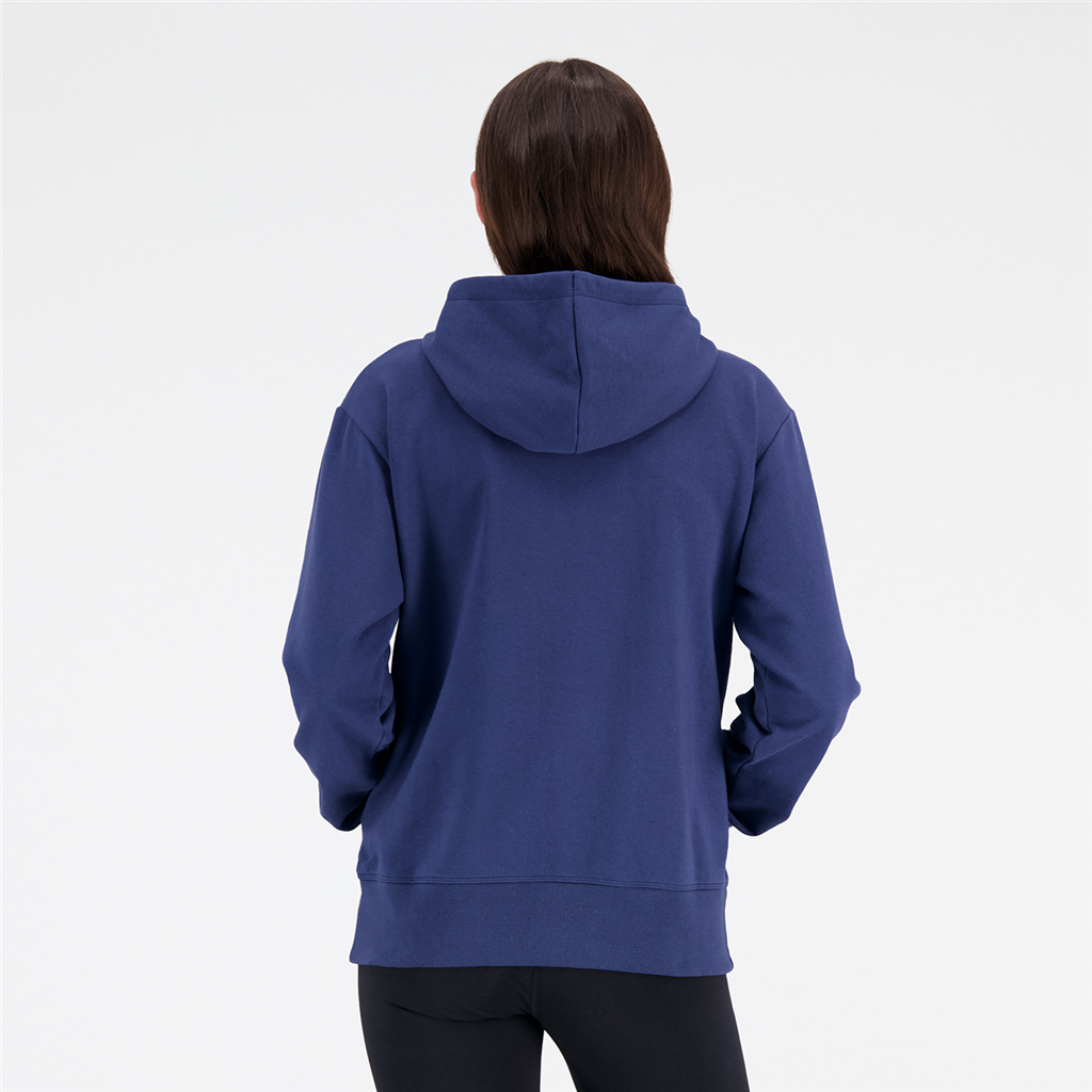 W Essentials Stacked Logo Hoodie nb navy model_bild_back_brandshop