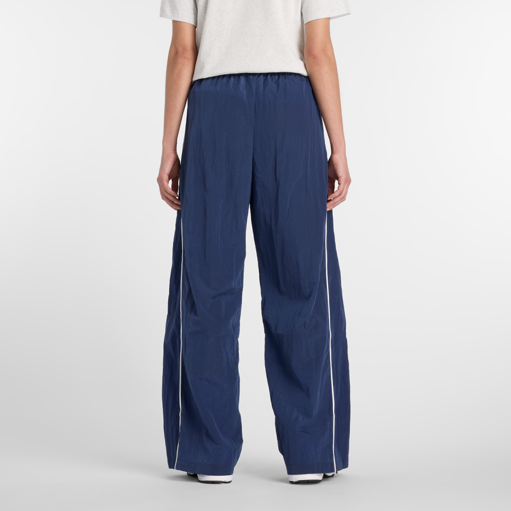 New Balance W Sport Legacy Pant in BLAU
