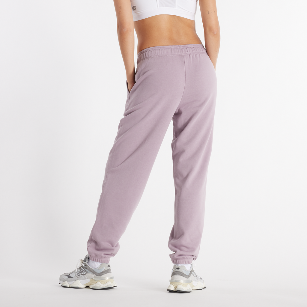 W Sport Essentials French Terry Jogger ice wine model_bild_back_brandshop