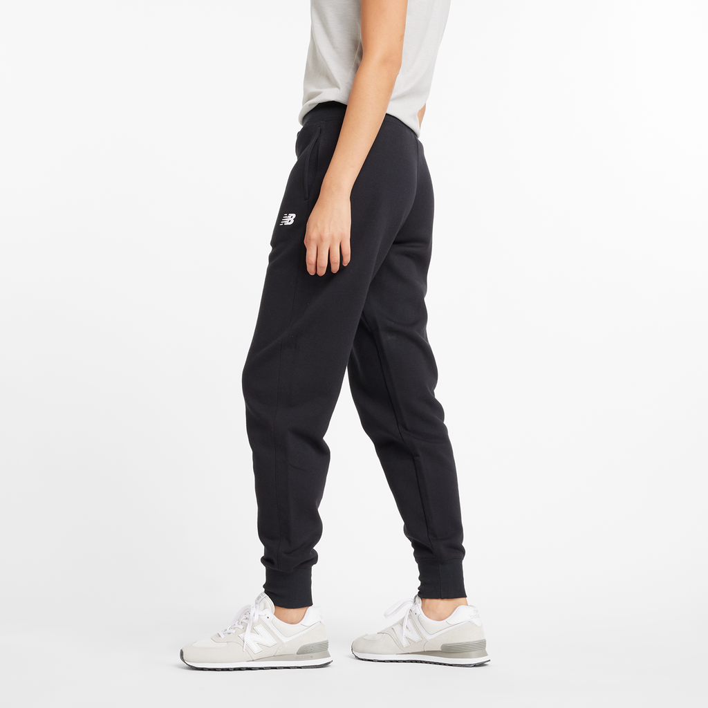 New Balance W NB Classic Core Fleece Pant in SCHWARZ