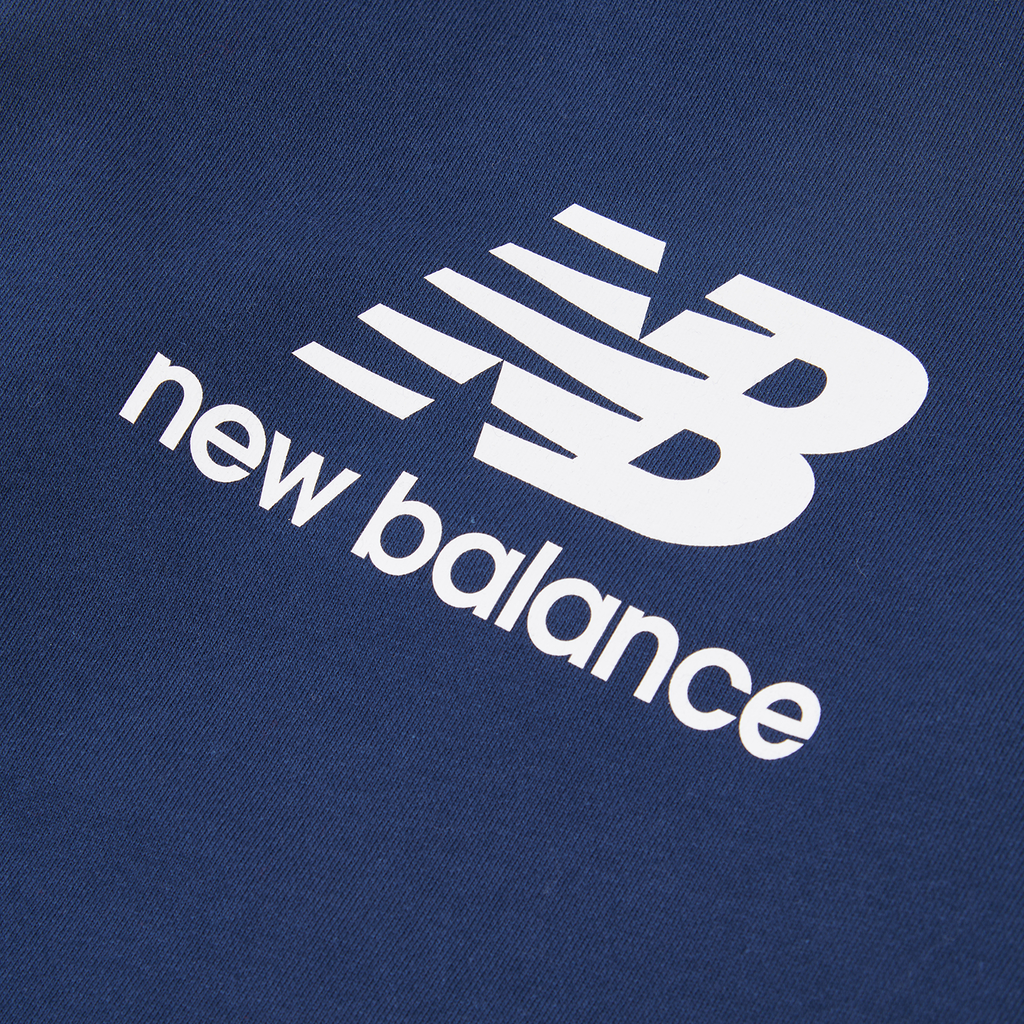 B New Balance French Terry Stacked Logo Crew nb navy detail_bild1_brandshop