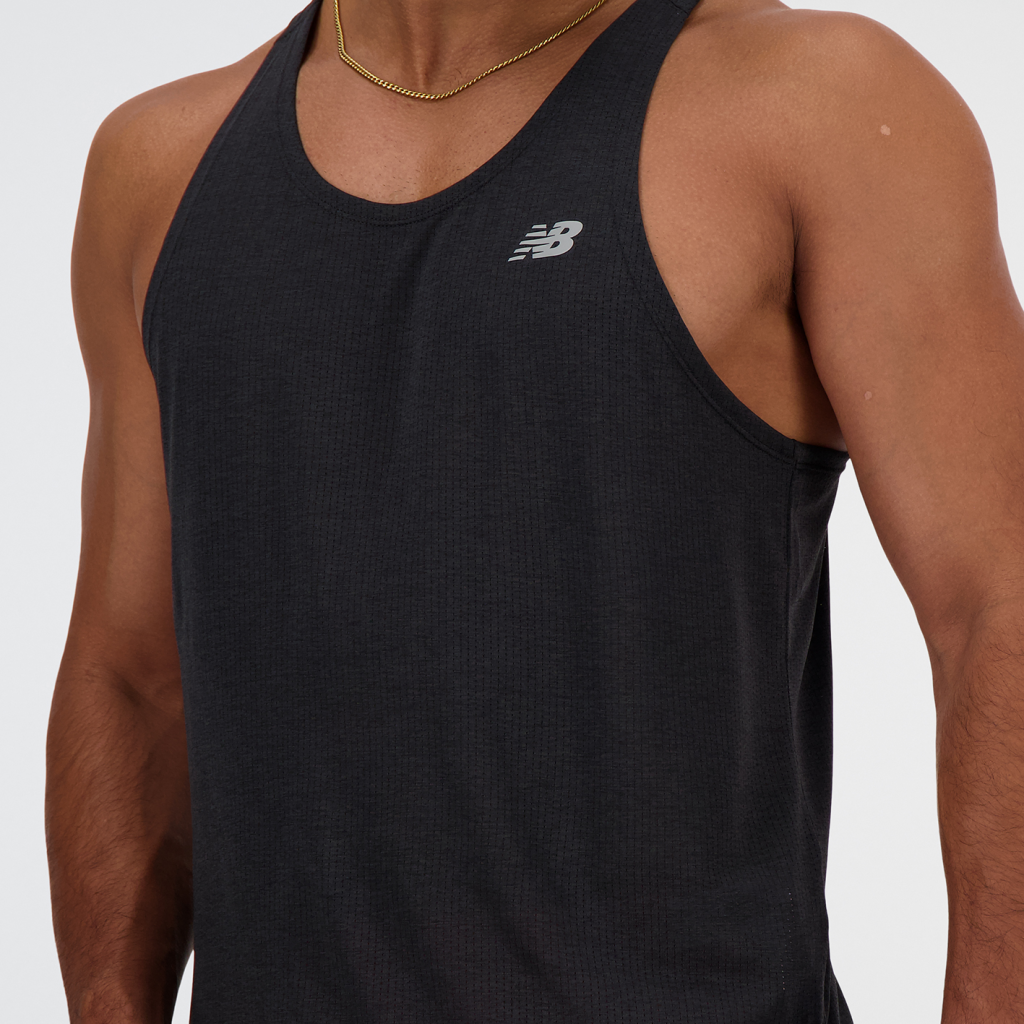 New Balance NB Athletics Run Singlet in SCHWARZ