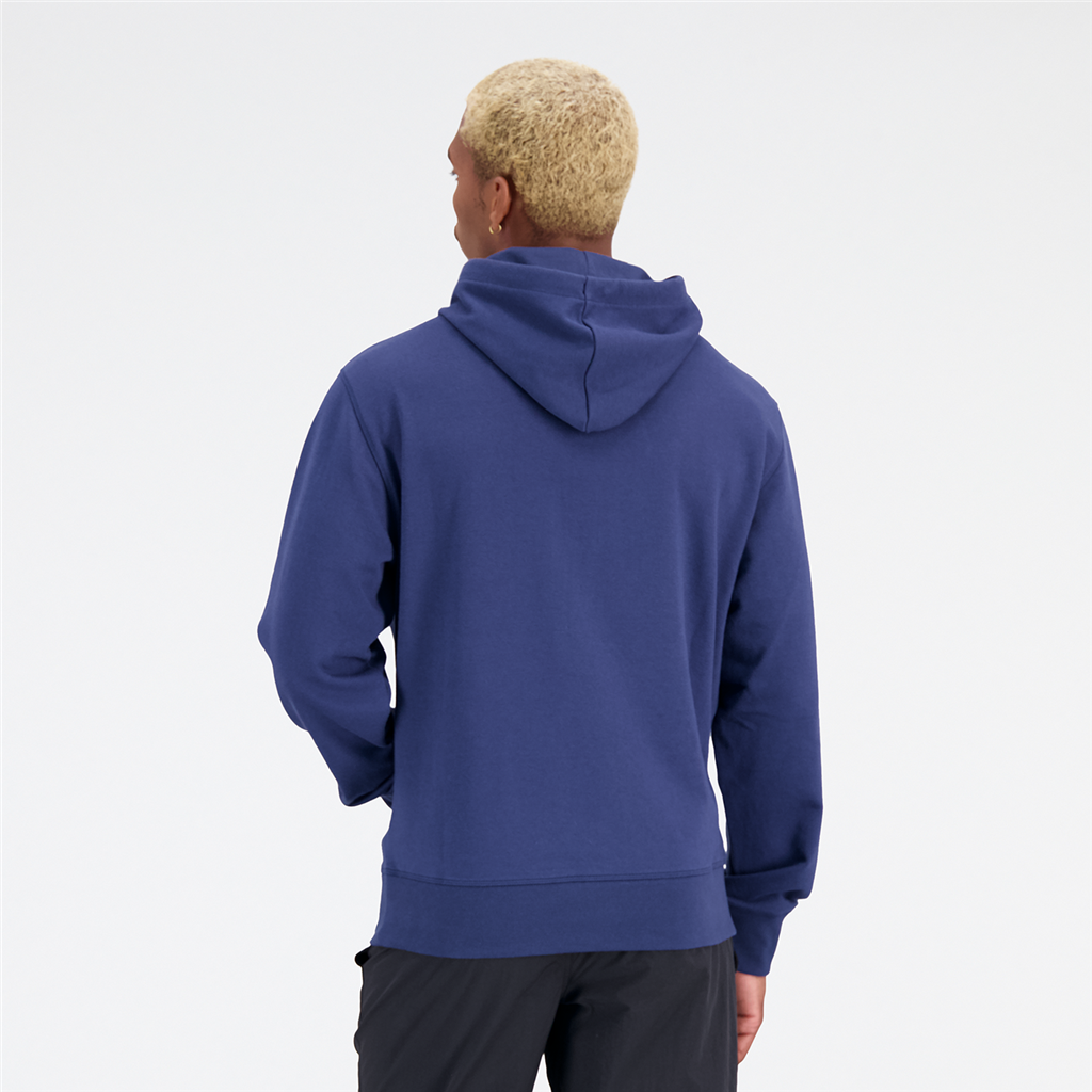 Essentials Stacked Logo Hoodie nb navy model_bild_back_brandshop