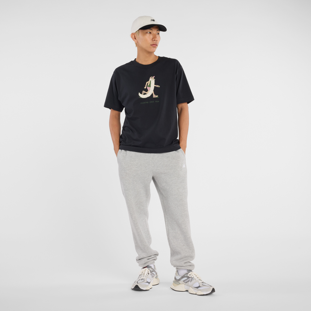 New Balance Bearded Runner T-Shirt in SCHWARZ