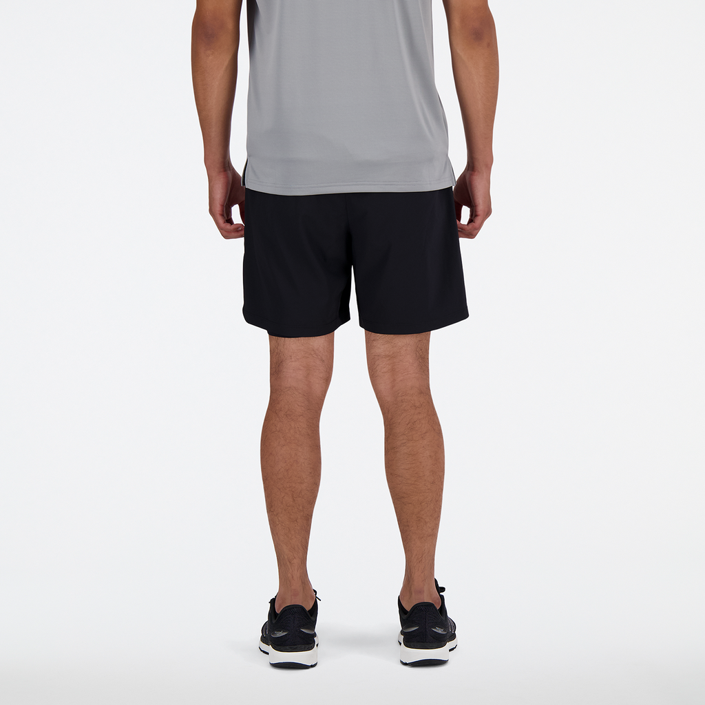 New Balance AC Seamless Short 7 Inch 2-in-1 in SCHWARZ