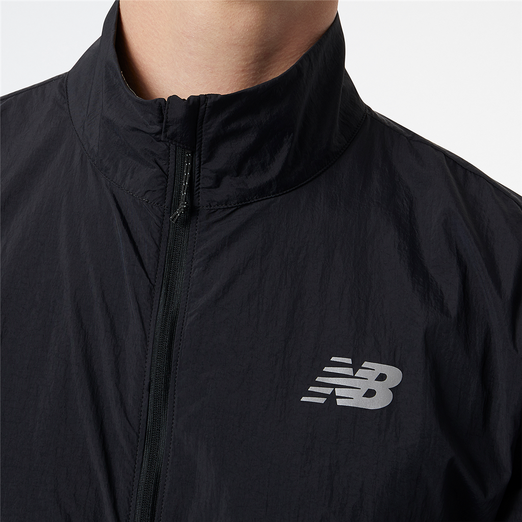 New Balance Impact Run Jacket in SCHWARZ