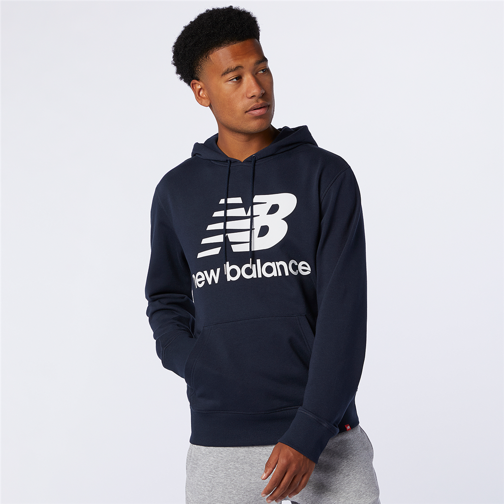 Essentials Stacked Logo PO Hoodie eclipse model_bild_brandshop