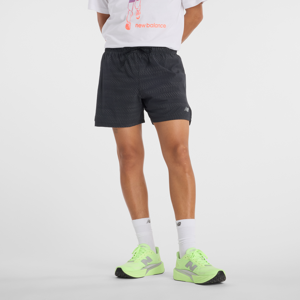 New Balance RC Reflective Short 5" in SCHWARZ