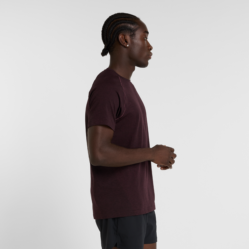 New Balance NB Athletics Seamless T-Shirt in VIOLETT