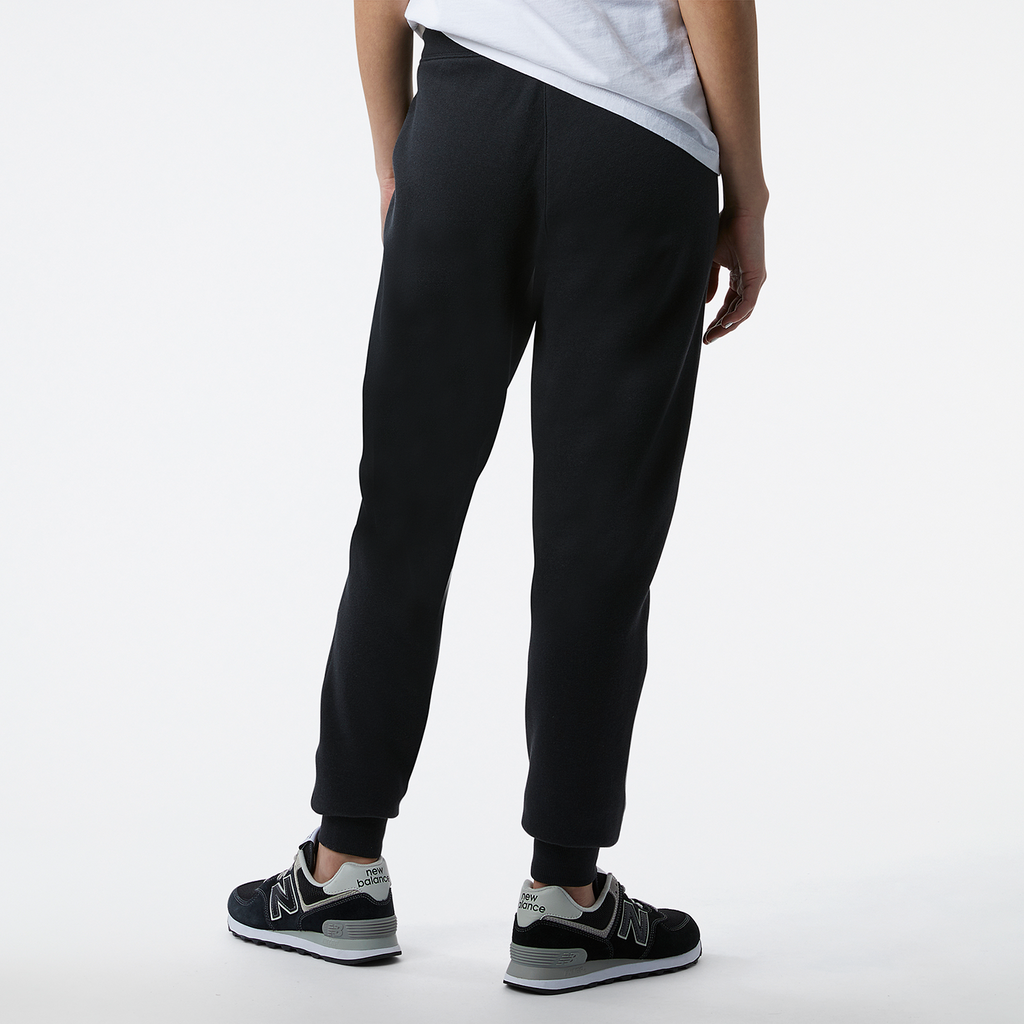 W NB Classic Core Fleece Pant black model_bild_back_brandshop